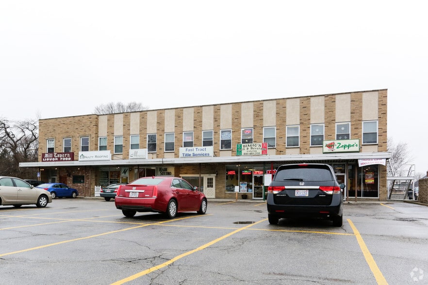 5545-5565 Wilson Mills Rd, Cleveland, OH for lease - Building Photo - Image 3 of 7