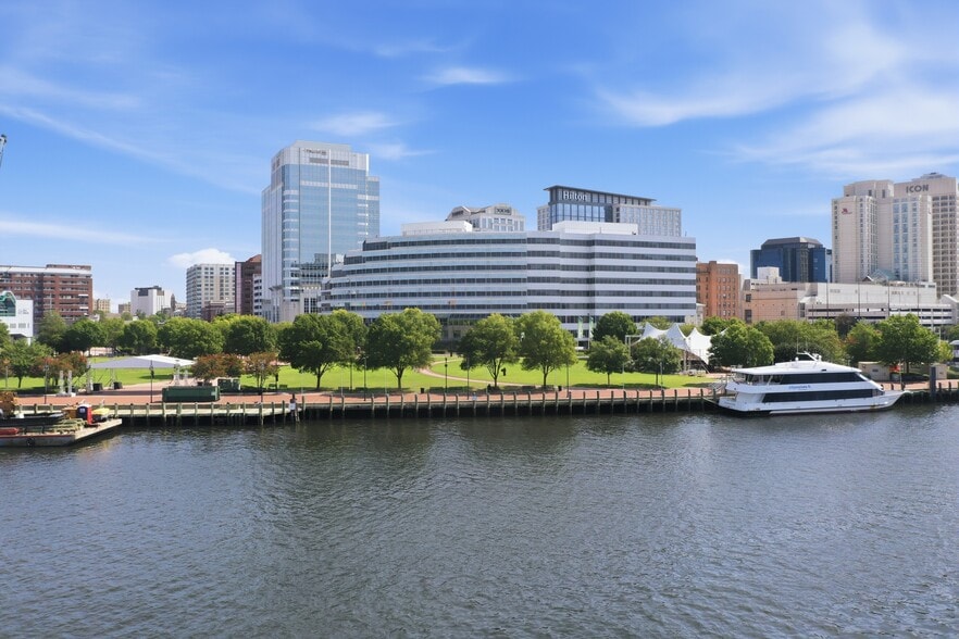101 W Main St, Norfolk, VA for lease - Building Photo - Image 2 of 21