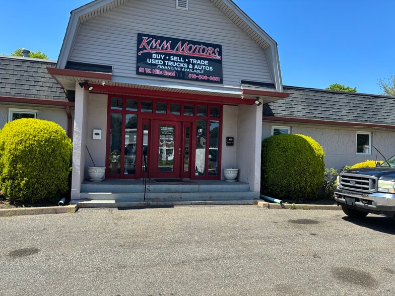 81 W Hills Rd, Huntington Station, NY for sale - Building Photo - Image 2 of 22