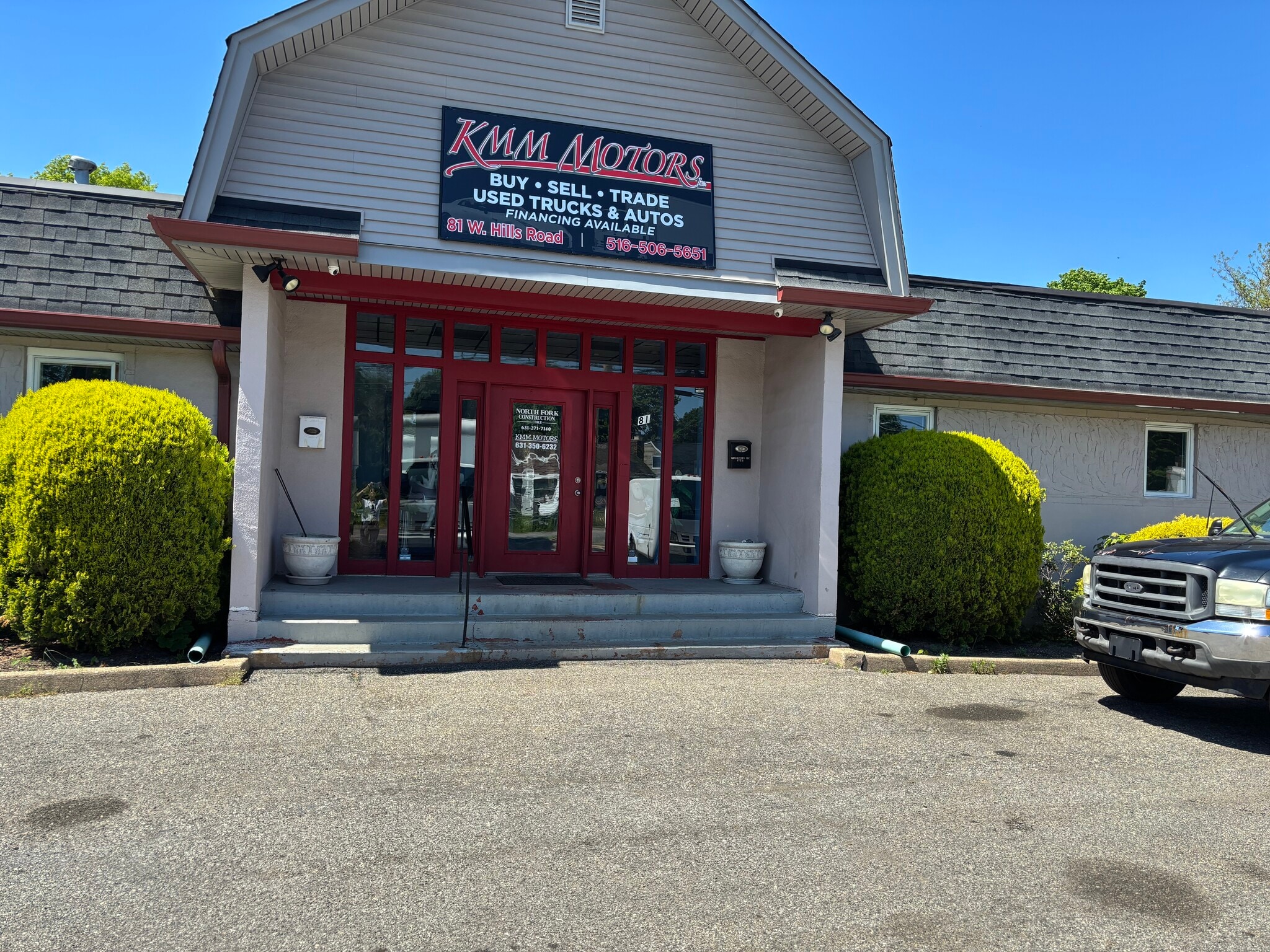 81 W Hills Rd, Huntington Station, NY for sale Building Photo- Image 1 of 23