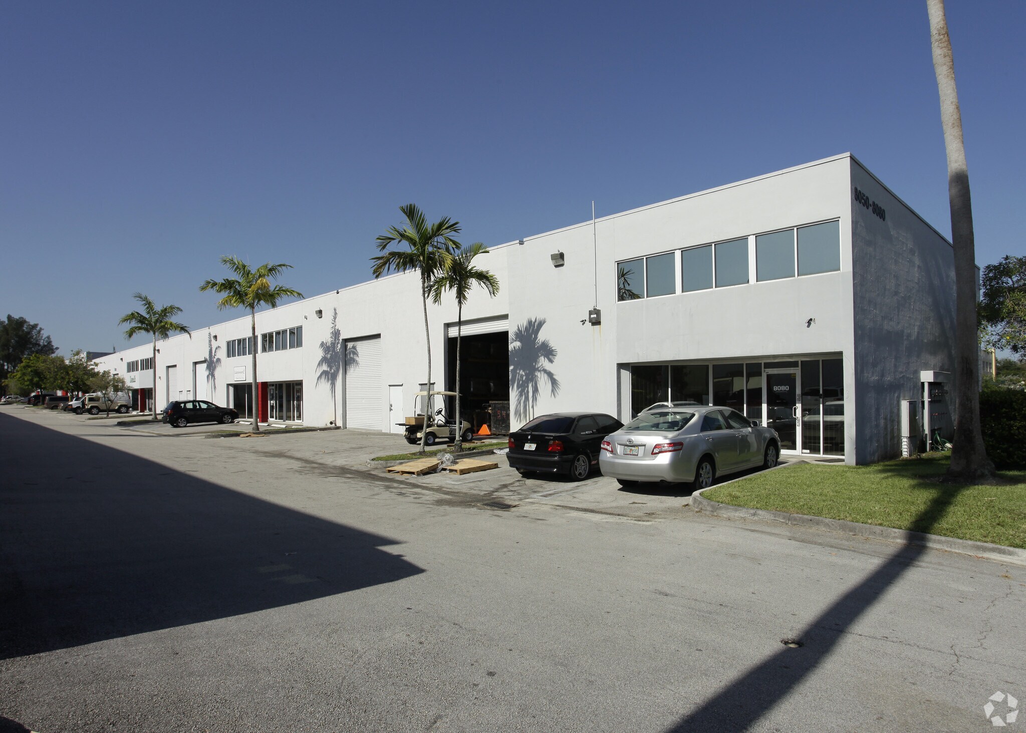 8050-8080 NW 29th St, Miami, FL à louer Photo principale- Image 1 de 6
