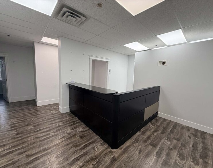 998 Parkland Dr, Halifax, NS for lease - Lobby - Image 3 of 6