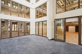 96 Rue Des Entrepreneurs, Paris for sale Interior Photo- Image 2 of 8