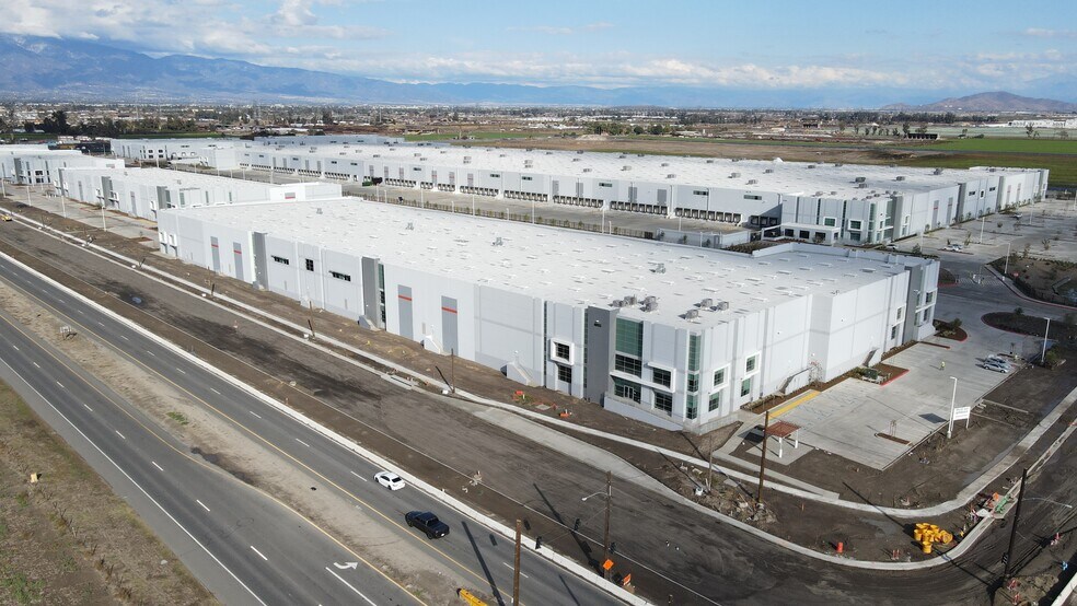 4953 E Euclid Ave, Ontario, CA for lease - Building Photo - Image 1 of 29