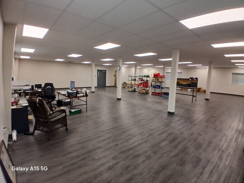 2490 Ferry St SW, Albany, OR for lease - Building Photo - Image 3 of 12