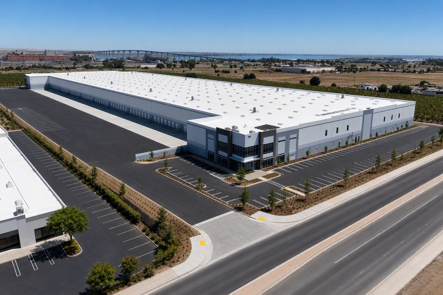 E. 18th St, Antioch, CA for lease - Building Photo - Image 2 of 10