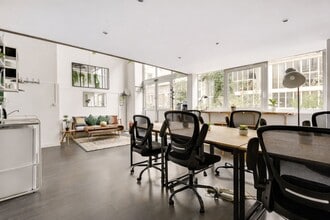Coworking Space in Paris for lease Interior Photo- Image 2 of 5