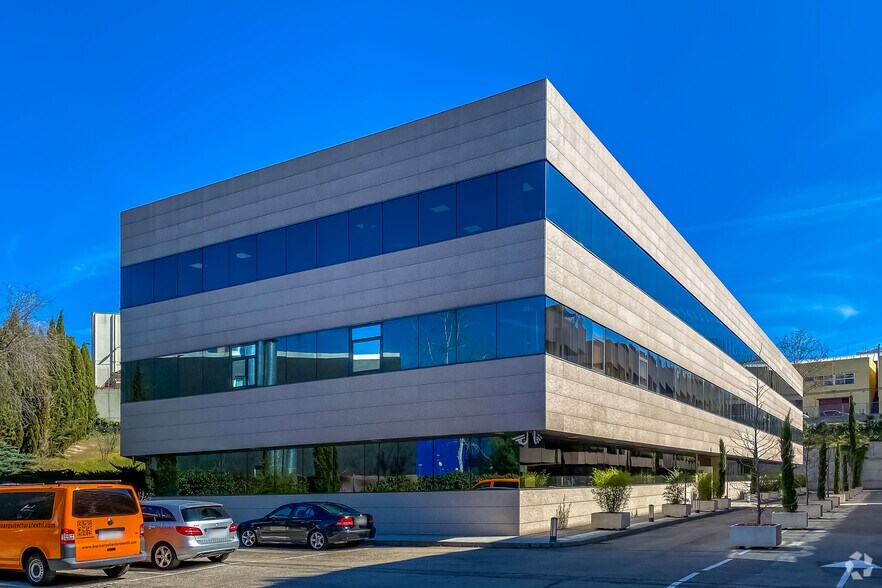Office in San Sebastián de los Reyes, Madrid for sale - Primary Photo - Image 1 of 2
