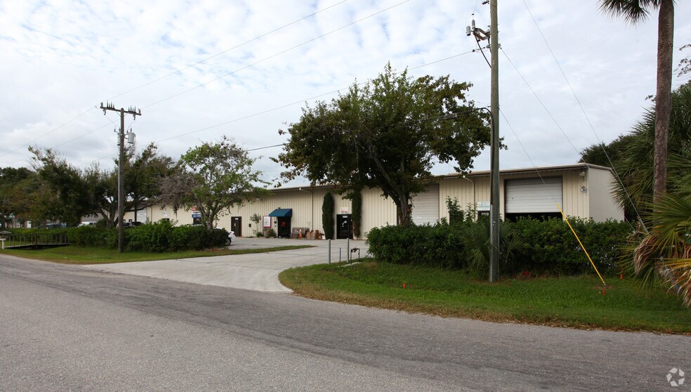 5670-5720 Jason Lee Plz, Sarasota, FL for lease - Building Photo - Image 2 of 13