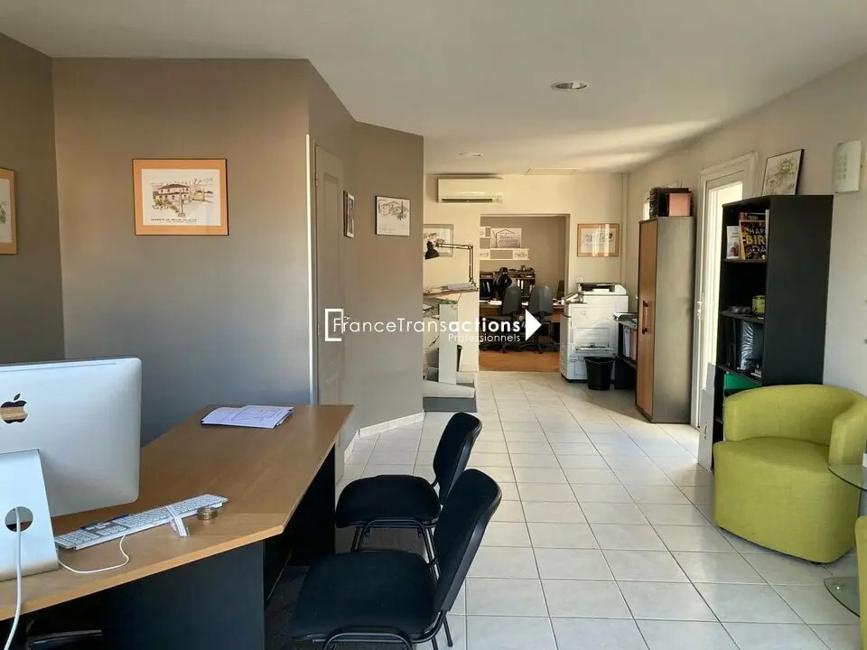 Commerce de détail dans Saint-Alban à louer Photo intérieure- Image 1 de 3