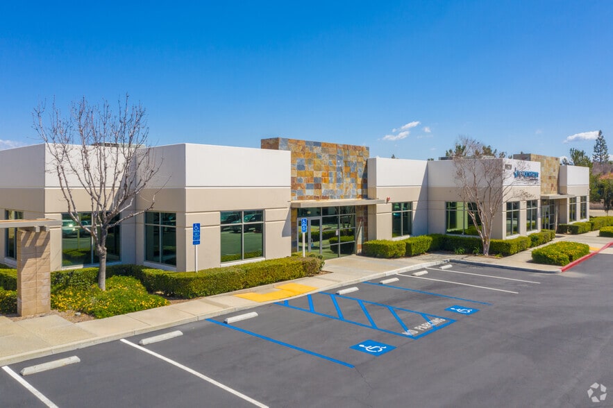 11820 Pierce St, Riverside, CA for lease - Primary Photo - Image 1 of 6