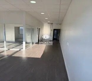 Office in Villeneuve-la-Garenne for lease - Interior Photo - Image 3 of 4