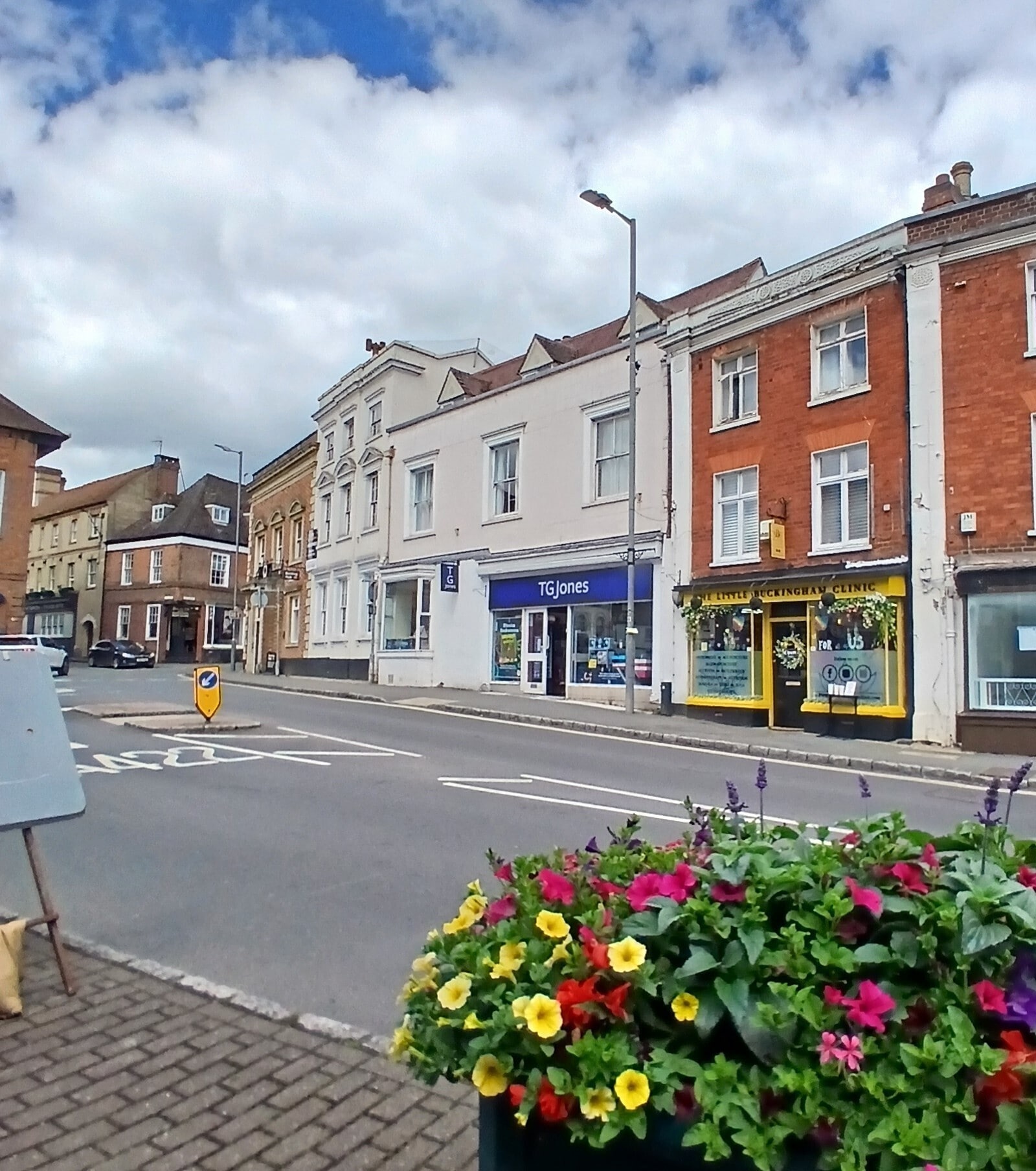 16 Market Sq, Buckingham for lease Building Photo- Image 1 of 7