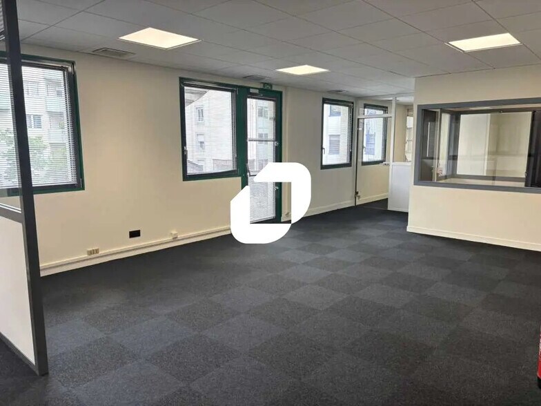 13 Quai Du Commerce, Lyon à louer - Photo du bâtiment - Image 3 de 9