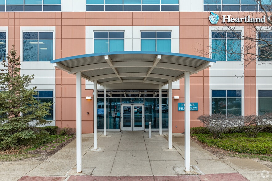 301 Madison St, Joliet, IL for lease - Building Photo - Image 3 of 4
