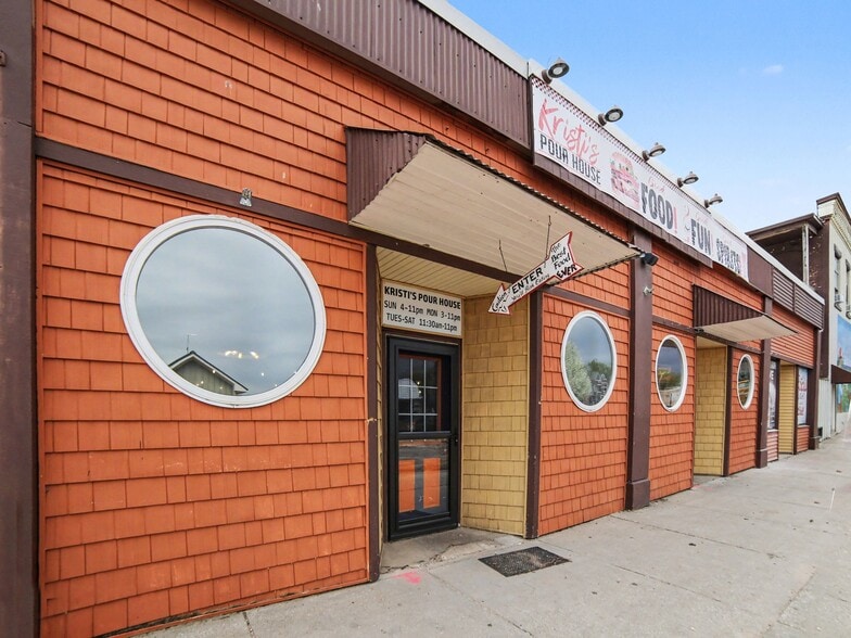 211 E Main St, Hart, MI for sale - Building Photo - Image 3 of 8