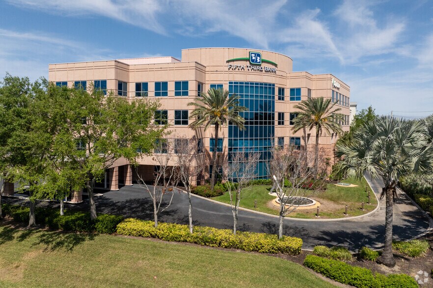 13350 Metro Pky, Fort Myers, FL à louer - Photo du bâtiment - Image 2 de 8