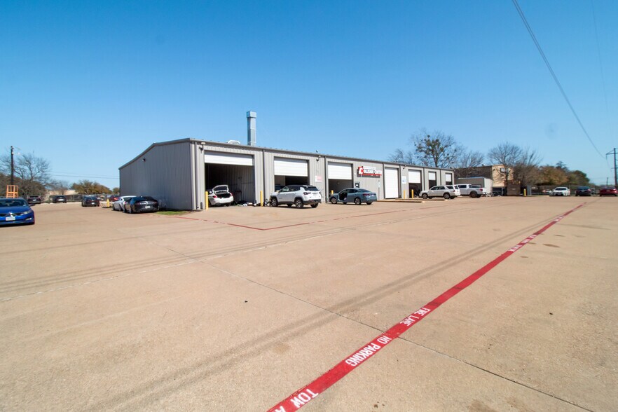 2220 N Earl Rudder Fwy, Bryan, TX à vendre - Photo du bâtiment - Image 3 de 11