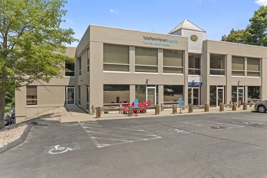 1445 Boston Post Rd, Guilford, CT à louer - Photo du bâtiment - Image 1 de 21