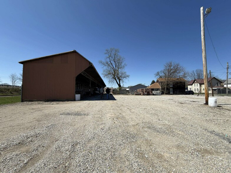 130 N Cedar St, Newark, OH à louer - Photo du bâtiment - Image 3 de 10