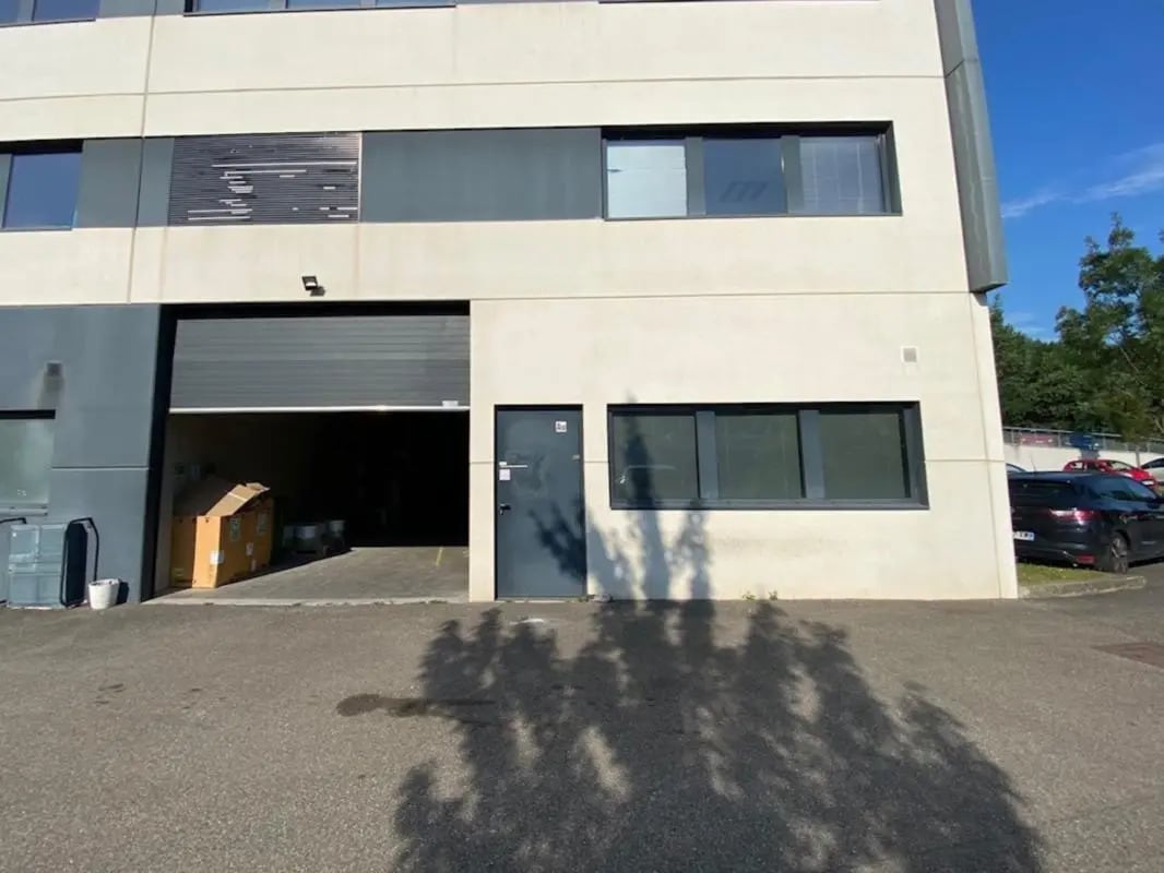 Office in Brignais for lease Building Photo- Image 1 of 8