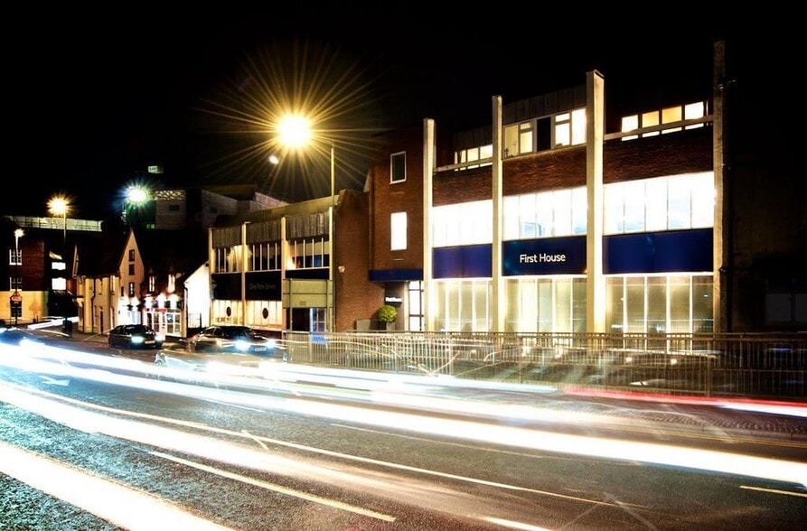 Park St, Guildford for lease - Building Photo - Image 1 of 8