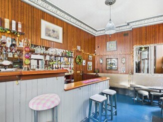 Plus de détails pour 1 Silver St, Hawick - Commerce de détail à vendre