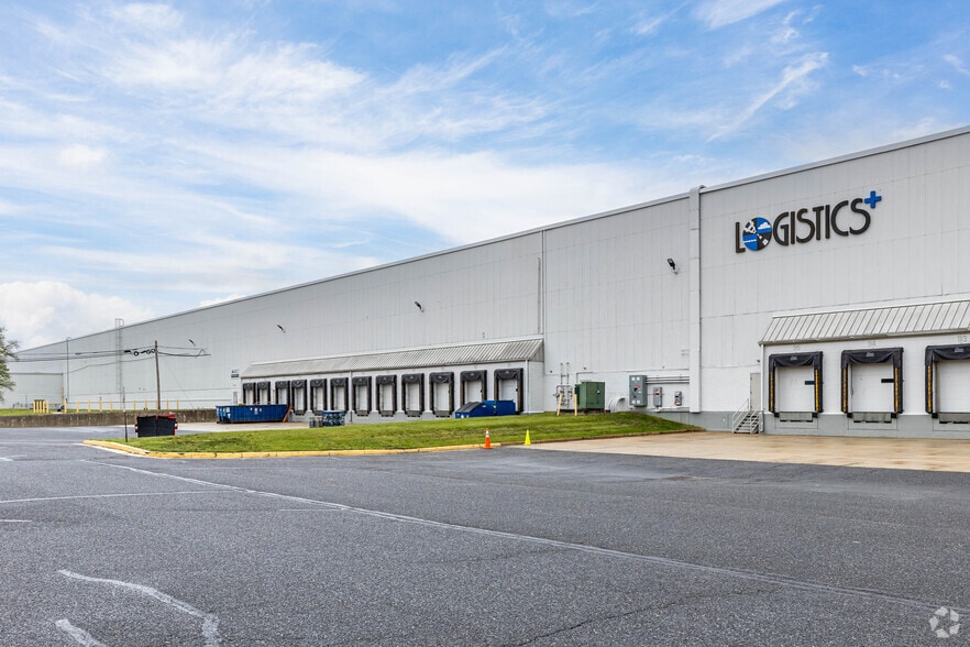 200 Docks Corner Rd, South Brunswick, NJ à louer - Photo du bâtiment - Image 3 de 19