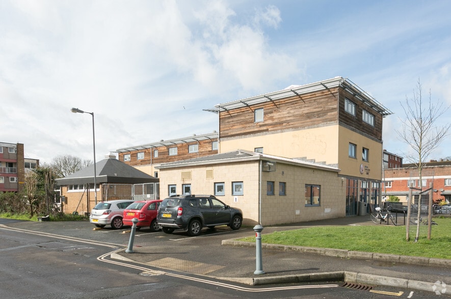 94 Grosvenor Rd, Bristol for lease - Building Photo - Image 2 of 4