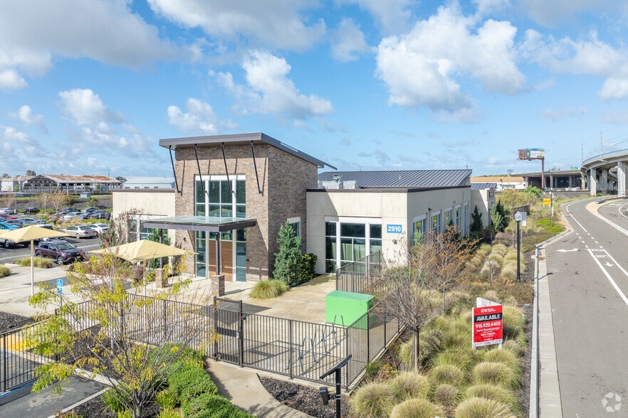 2910 Ramona Ave, Sacramento, CA for lease - Building Photo - Image 3 of 8