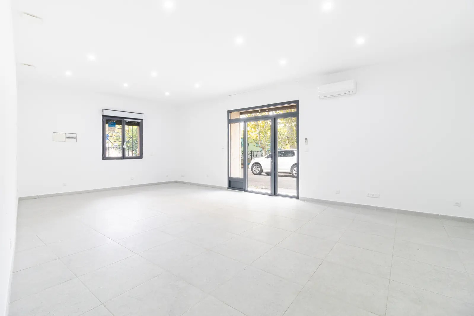 18 Rue Saint Bruno, Marseille for lease Building Photo- Image 1 of 7