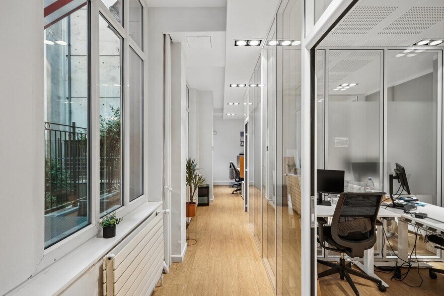 62 Rue De Caumartin, Paris for lease - Building Photo - Image 3 of 15