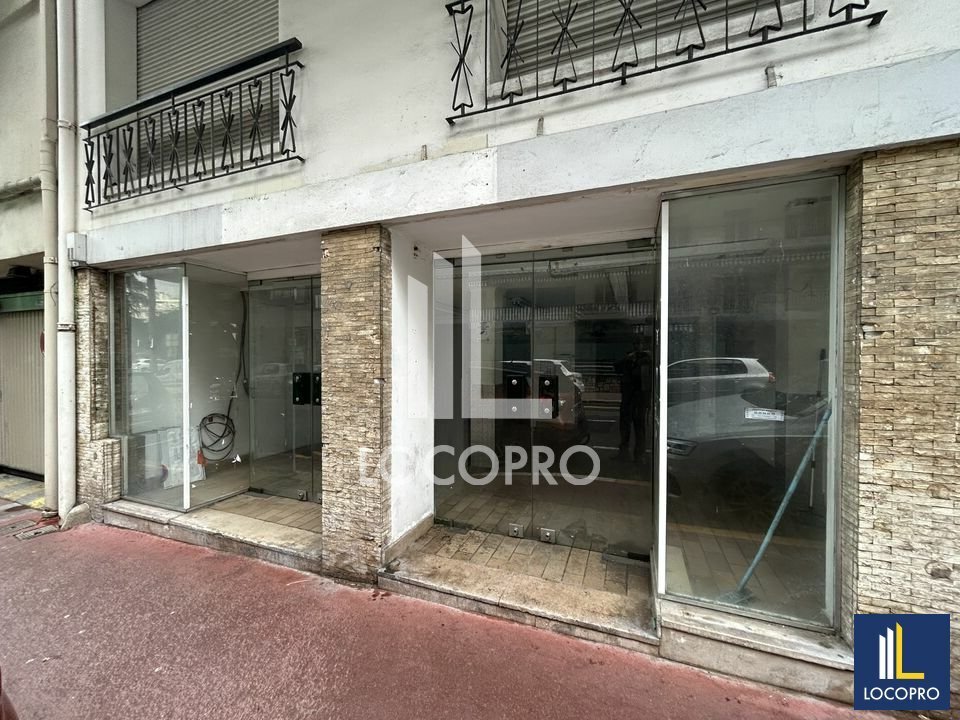 Retail in Cannes for sale Building Photo- Image 1 of 7