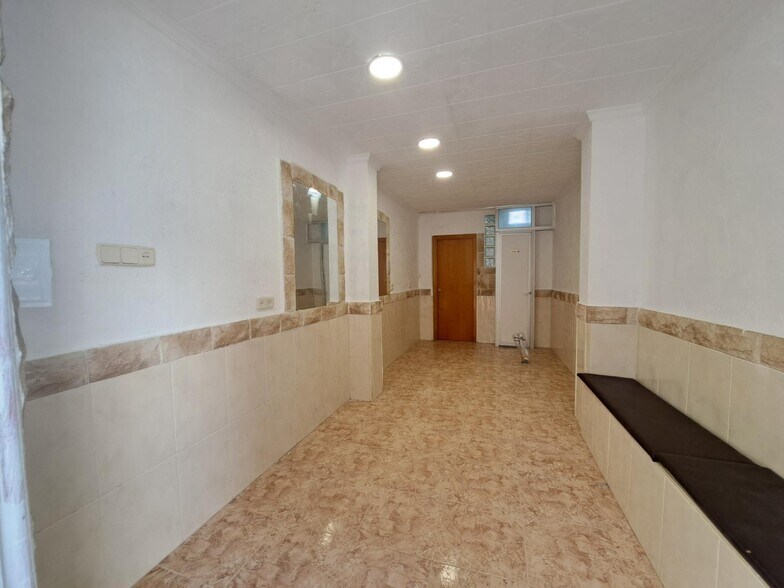 Carrer del Doctor Josep González, 69, Alzira, Valencia for lease - Interior Photo - Image 3 of 7