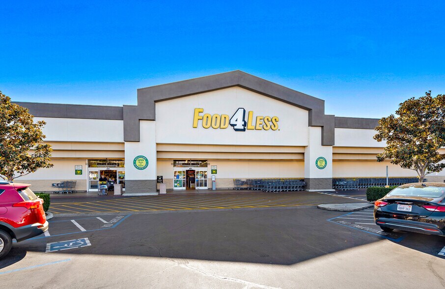 1616-1680 W Katella Ave, Anaheim, CA à louer - Photo du bâtiment - Image 2 de 4