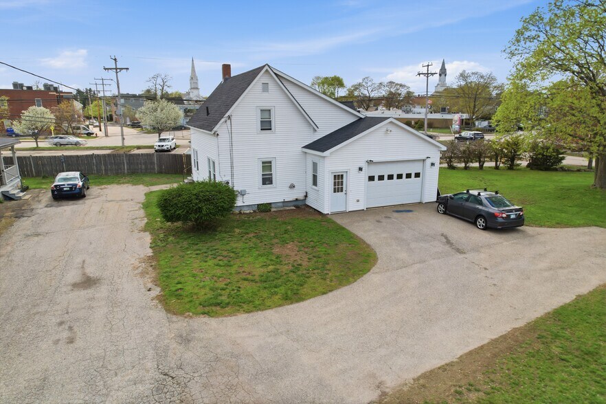 9-12 Hoyt Ct, Rochester, NH à vendre - Photo du bâtiment - Image 3 de 7