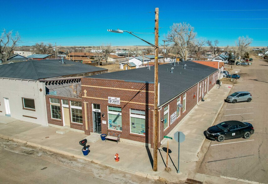 604 1st Ave, Deer Trail, CO à vendre - Photo du bâtiment - Image 2 de 41
