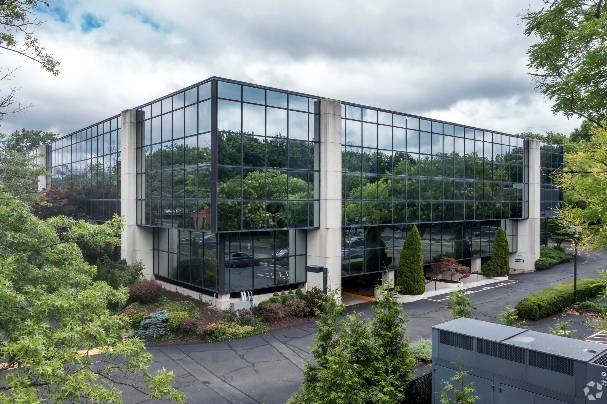 9 Old Kings Hwy S, Darien, CT for lease Building Photo- Image 1 of 14