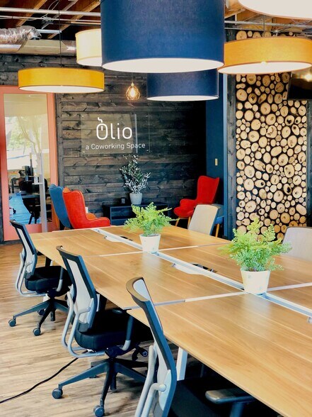 915-921 Mainstreet, Hopkins, MN à louer - Photo du bâtiment - Image 3 de 11