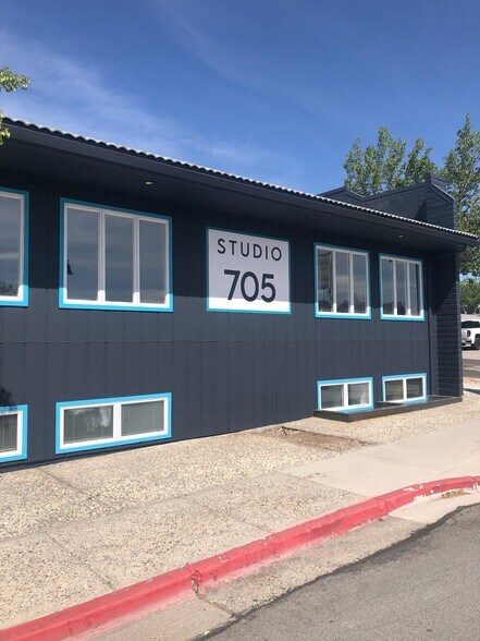 705 S Wells Ave, Reno, NV à louer - Photo du bâtiment - Image 2 de 7