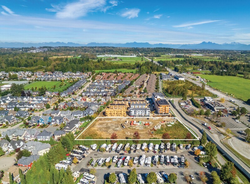 105 & 109 175A St, Surrey, BC à vendre - Photo du bâtiment - Image 3 de 3