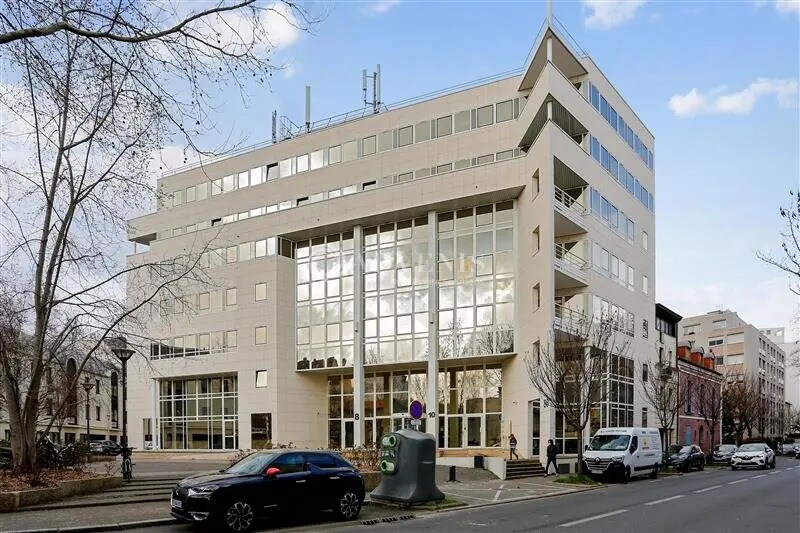 Bureau dans Issy-les-Moulineaux à louer - Photo du bâtiment - Image 2 de 10