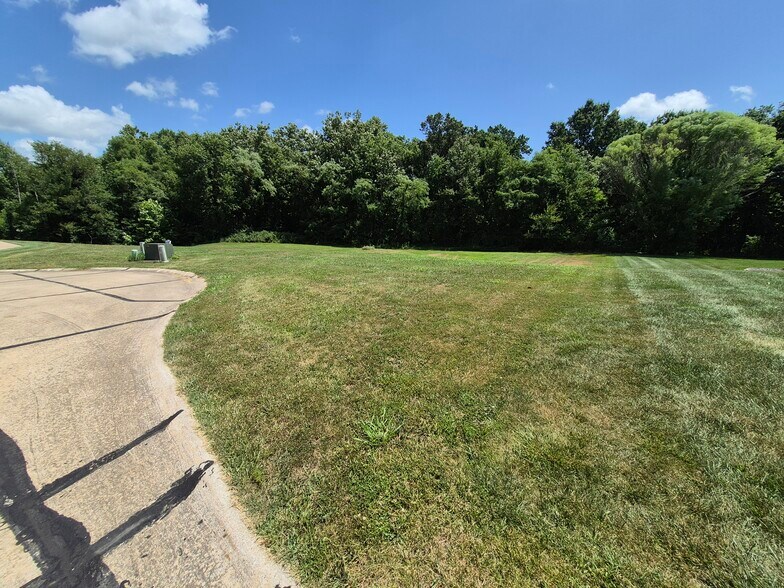 228 Windrose Lane (.78+/- Ac), Troy, MO for sale - Building Photo - Image 2 of 4