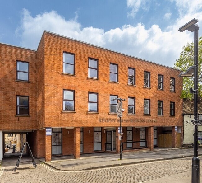 15 Temple St, Aylesbury à louer - Photo du bâtiment - Image 2 de 39