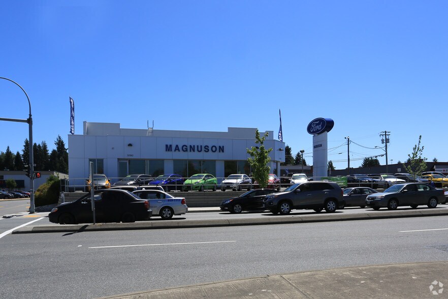32562 S Fraser Way, Abbotsford, BC for lease - Building Photo - Image 1 of 8
