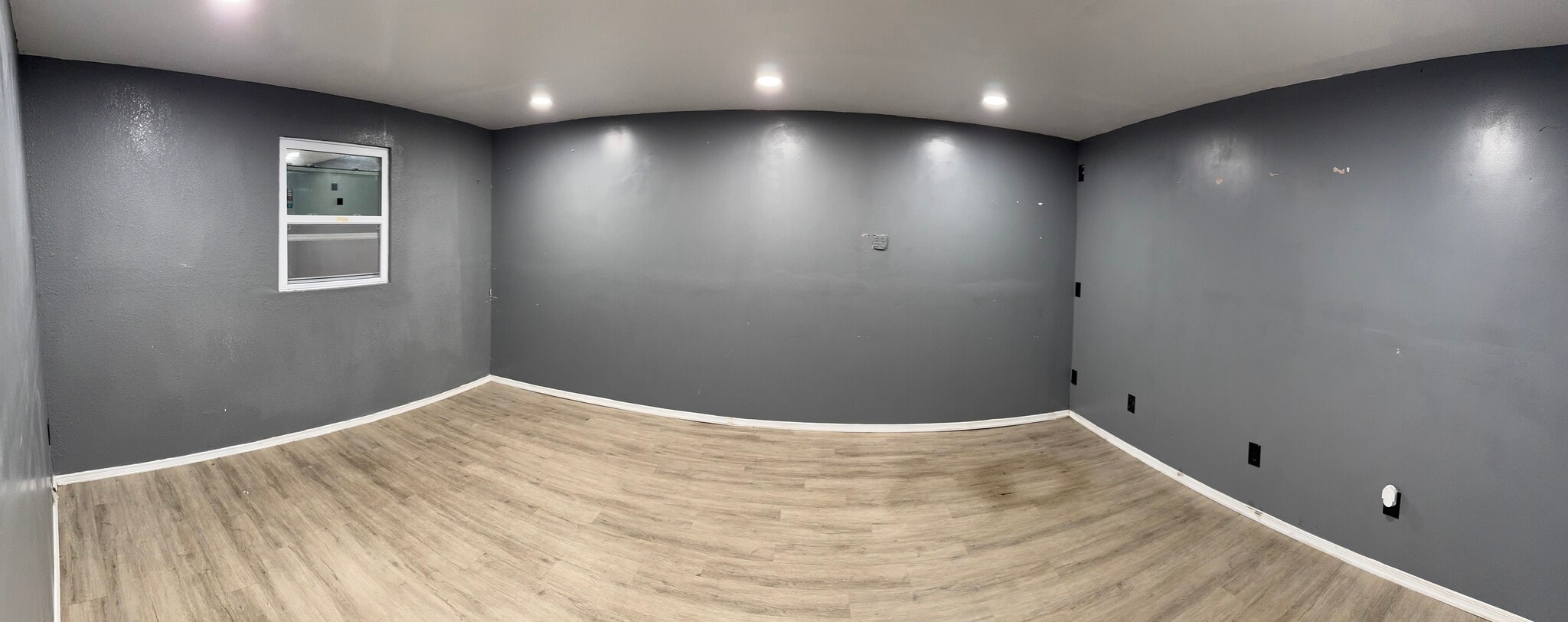 3901 NE 5th Ter, Oakland Park, FL for lease Interior Photo- Image 1 of 5