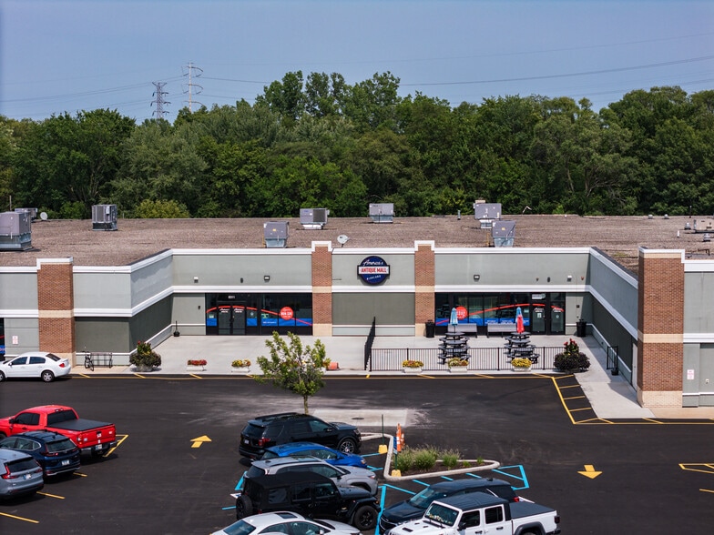 8301-8349 Indianapolis Blvd, Highland, IN for lease - Building Photo - Image 3 of 42