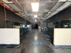 3927-3999 NW 19th St, Lauderdale Lakes, FL for lease Interior Photo- Image 2 of 10