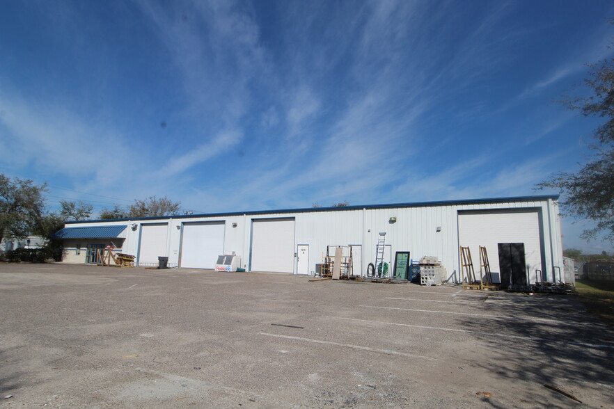 1610 12th St E, Palmetto, FL for sale - Building Photo - Image 3 of 9