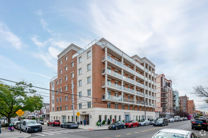 396-398 Kings Hwy, Brooklyn, NY for lease - Primary Photo - Image 2 of 7